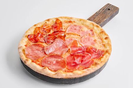 Пицца четыре салями