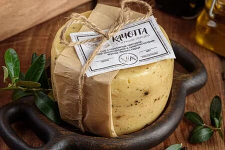 Качотта с черным перцем