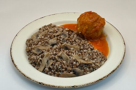 Гречка с грибами + куриная тефтеля