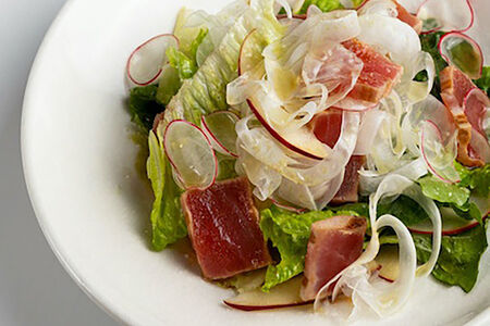 Романо с тунцом, фенхелем и ореховым соусом