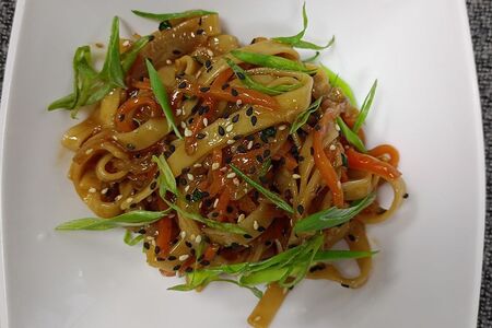 Пшеничная лапша с овощами