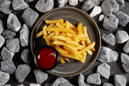 Картофель фри с соусом