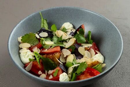 Салат из хрустящих баклажан