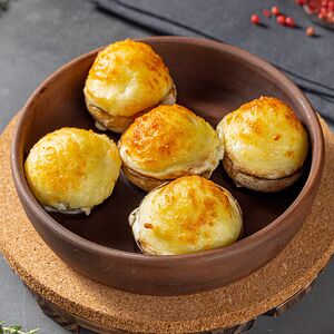 Шампиньоны, фаршированные сыром
