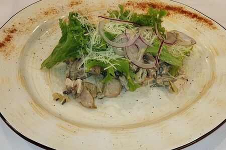 Салат из свиной вырезки 