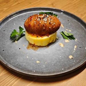 Котлета по-киевски с картофельным пюре