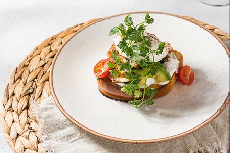 Бриошь с крабом и манго