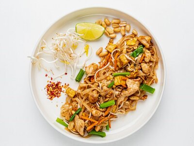 Лапша рисовая Пад тай с куриным филе