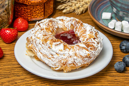 Дениш с малиной