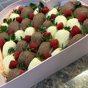 Клубника в шоколаде gg