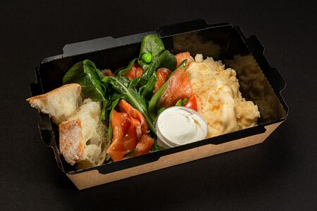 Комбо с лососем и творожным сыром