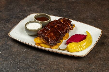 Свиные ребра BBQ с картофелем