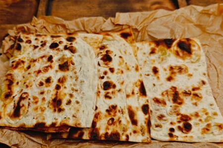 Сулугуни в лаваше