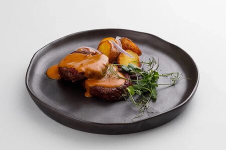 Филе-миньон из говядины в перечном соусе