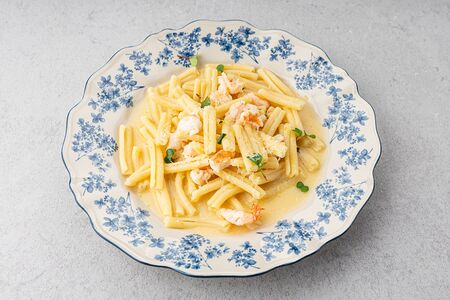 Казаречче с креветками в лимонном соусе