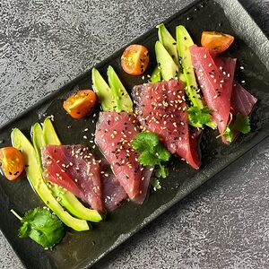 Севиче с тунцом под соусом понзу