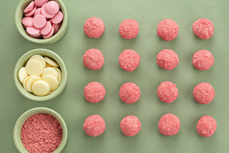 Трюфель с клубникой и йогуртом