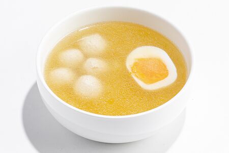 Суп с куриными тефтелями и яйцом
