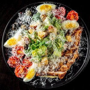 Салат с цыплёнком гриль и роменом
