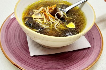 Суп-лапша с лесными грибами