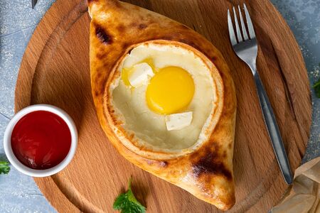 Хачапури по-аджарски 