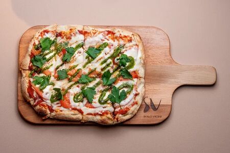 Пицца Томаты и домашняя моцарелла