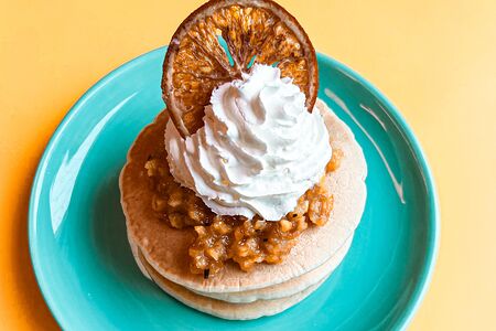 Панкейки с цитрусово-имбирным кудром