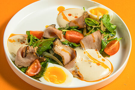 Салат с ростбифом