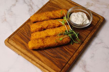 Сырные палочки с соусом тартар