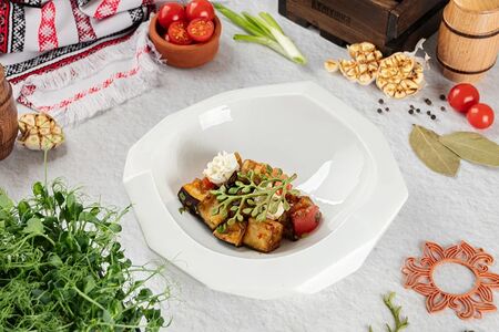 Салат фирменный с баклажанами