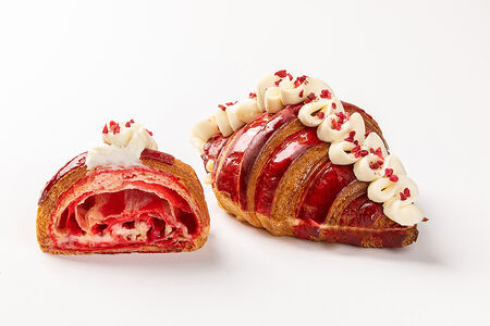 Круассан Малиновый с кремом