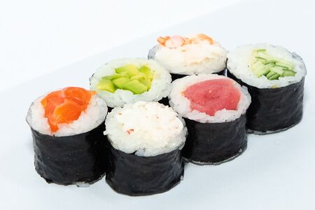 Ролл с лососем классический