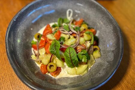 Салат со страчателлой