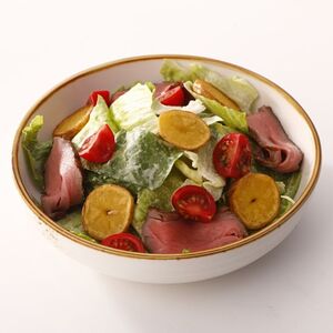 Салат с ростбифом