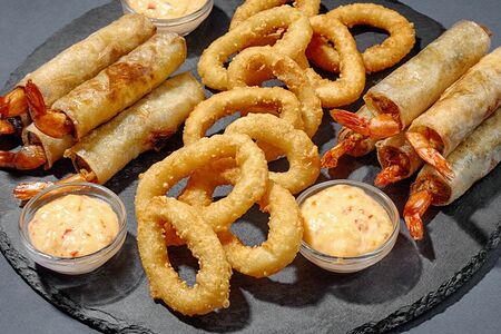 Сет: Нэм Том (10 шт.), Кольца кальмаров (10 шт.)