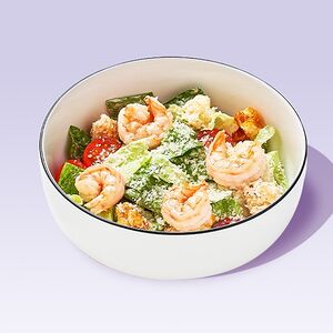 Цезарь с креветками и соусом на основе анчоусов