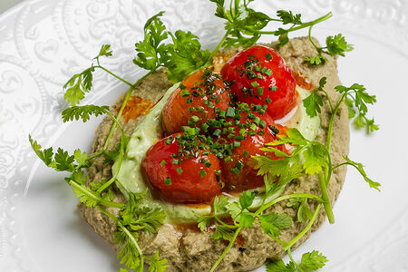 Крем из баклажанов с томатами и фетой