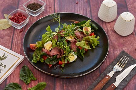 Салат с ростбифом