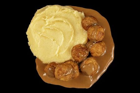 Фрикадельки куриные с пюре под соусом демиглас