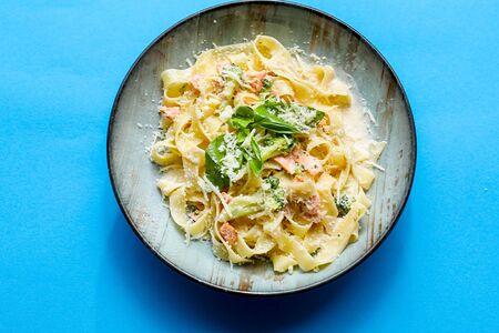 Паста с лососем и брокколи