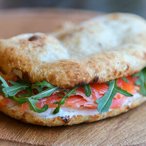 Сандвич с лососем