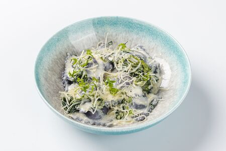 Равиоли с лососем и шпинатом