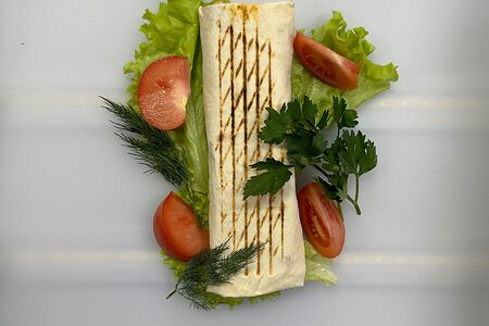 Шаурма в сырном лаваше 