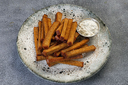 Гренки с соусом тар-тар