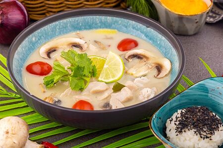 Суп Том Кха Гай