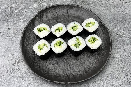 Ролл с огурцом