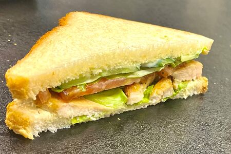 Сэндвич с курицей 