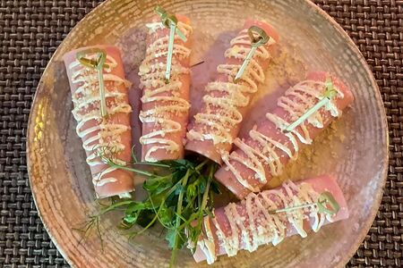 Рулетики из ветчины с сыром