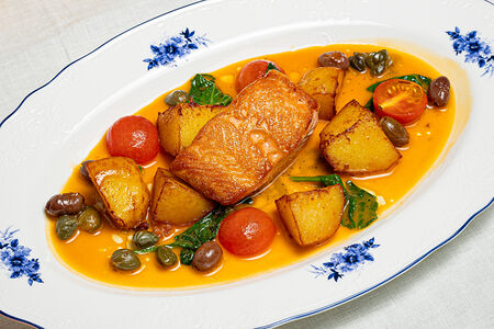 Лосось с овощами нисуаз