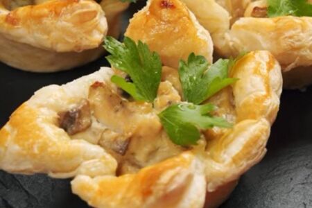 Жюльен в корзиночке из теста